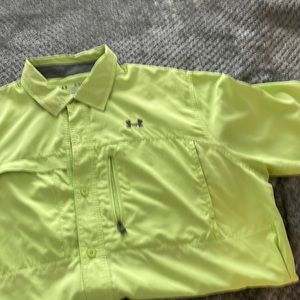Men’s XL Under Armour button up shirt.